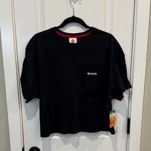 NWT Columbia Black Cropped Short Sleeve Tee